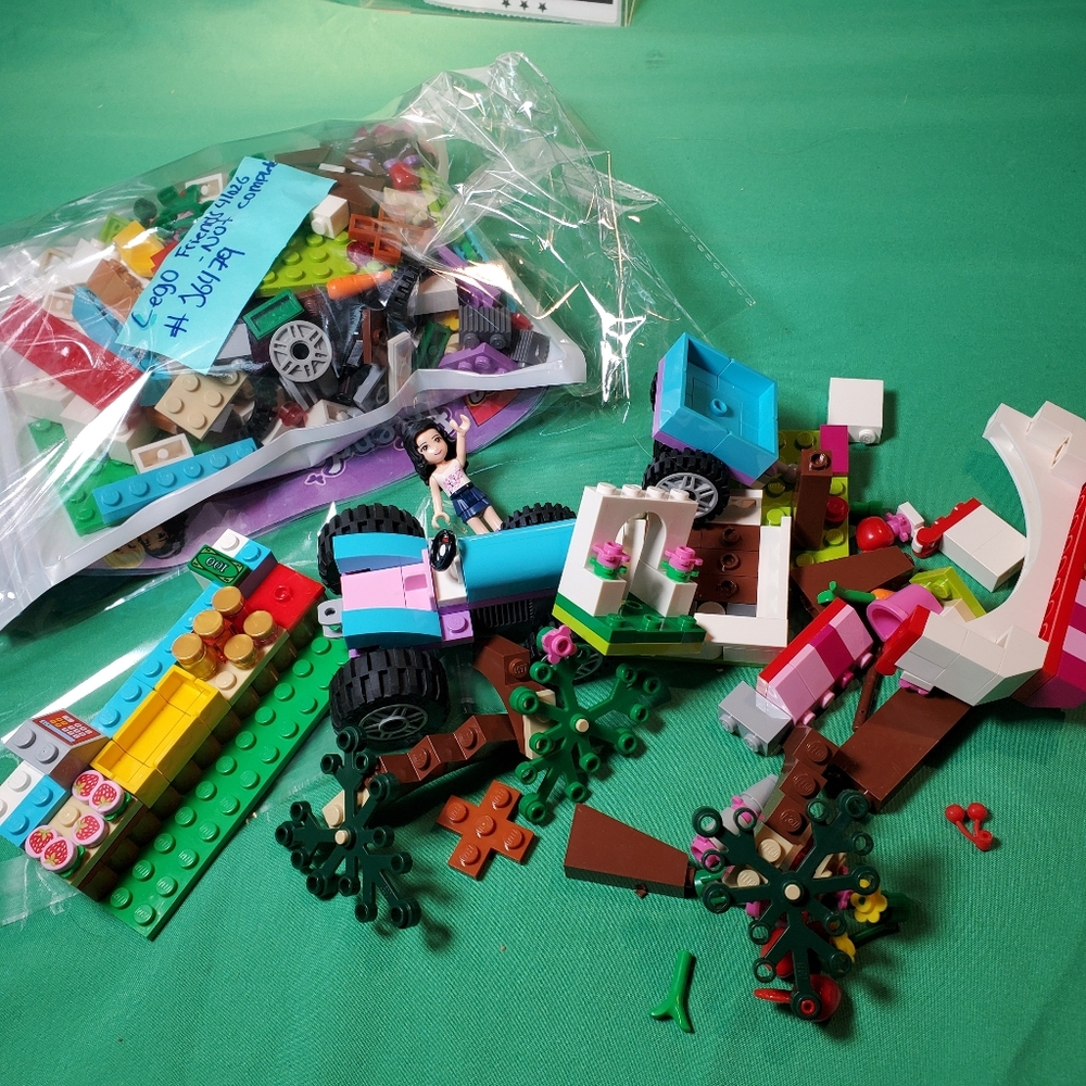 2 Used LEGO Friends Set 41026 Sunshine Harvest - INCOMPLETE/MIXED PIECES - Read